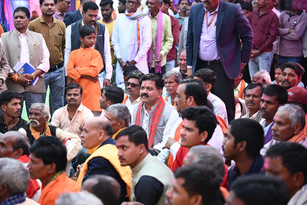 उपमुख्यमंत्री श्री विजय शर्मा ग्राम मोटियारी में नवधा रामायण में हुए शामिल