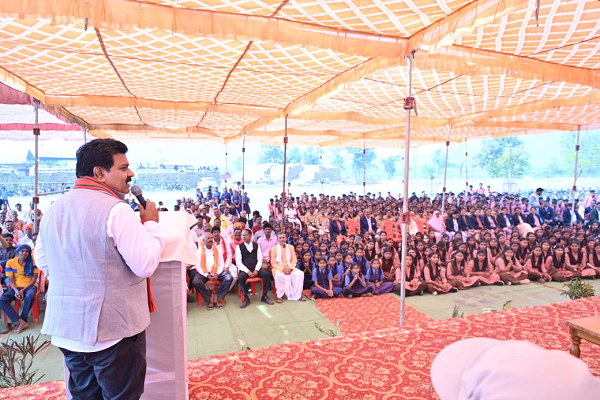 कबीरधाम में डिजिटल शिक्षा क्रांति का वनांचल तक विस्तार