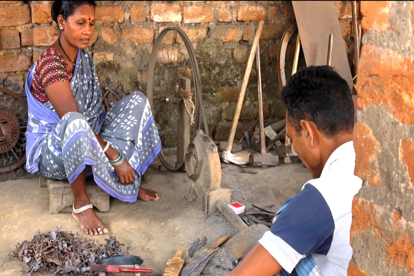 प्रमिला की रॉट आयरन कला को बिहान से मिली नई दिशा