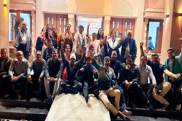 सफायर ग्रीन में राम भक्तों ने उत्साह और श्रद्धा के साथ मनाया शौर्य दिवस