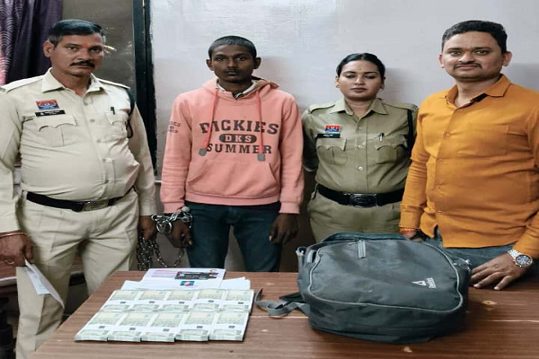 चोरी का खुलासा: पुलिस ने आरोपी को दबोचा, आरोपी से नगदी रकम 5,00,000 रू बरामद