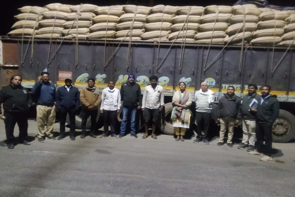  चिल्पी चेकपोस्ट पर पकड़ी गई अवैध धान की खेप, ट्रक से 336 क्विंटल धान जप्त