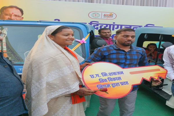  दिव्यांगजन स्वावलंबन को नई दिशा : शासन की संवेदनशील पहल से श्री चंदन निलहर बने आत्मनिर्भर