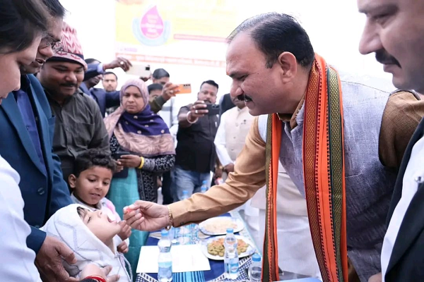 राष्ट्रीय पल्स पोलियो अभियान 2025 का भव्य शुभारंभ, स्वास्थ्य मंत्री ने बच्चों को पिलाई पोलियो की खुराक  