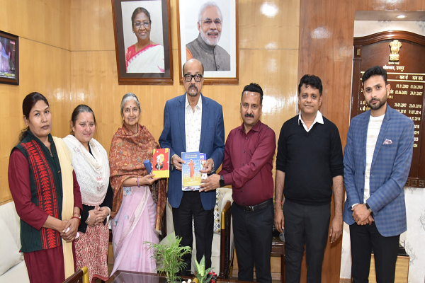 राज्यपाल श्री डेका से विवेकानंद केन्द्र के पदाधिकारियों ने की सौजन्य भेंट