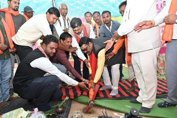 उप मुख्यमंत्री श्री विजय शर्मा ने 5.74 करोड़ रुपये के सड़क निर्माण कार्यों का किया भूमिपूजन