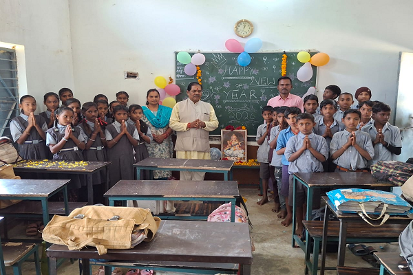 मिडिल स्कूल हरदीबान्ध मे नववर्षोत्सव और न्योता भोज सम्पन्न 