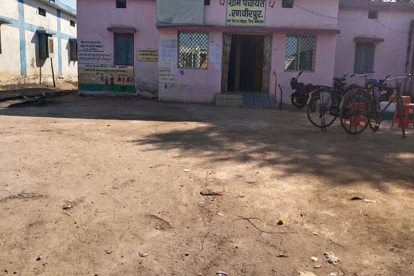 पंडरिया विधायक भावना बोहरा के गृह ग्राम रणवीरपुर में सीसी रोड फटा, गुणवत्ता पर उठे गंभीर सवाल