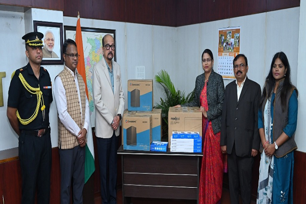  राज्यपाल ने कस्तूरबा गांधी बालिका आवासीय विद्यालय को प्रदान किए 5 कम्प्यूटर
