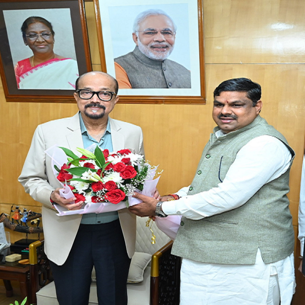  राज्यपाल श्री डेका को स्कूल शिक्षा मंत्री श्री गजेंद्र यादव ने दी नए वर्ष की शुभकामनाएं