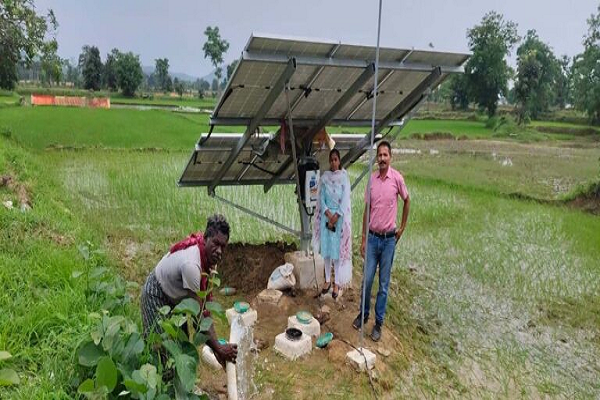 जल जीवन मिशन, सोलर हाई मास्ट, सौर सुजला एवं सोलर पावर प्लांट योजनाओं से ग्रामीण एवं शहरी क्षेत्रों में बुनियादी सुविधाओं का हो रहा विस्तार