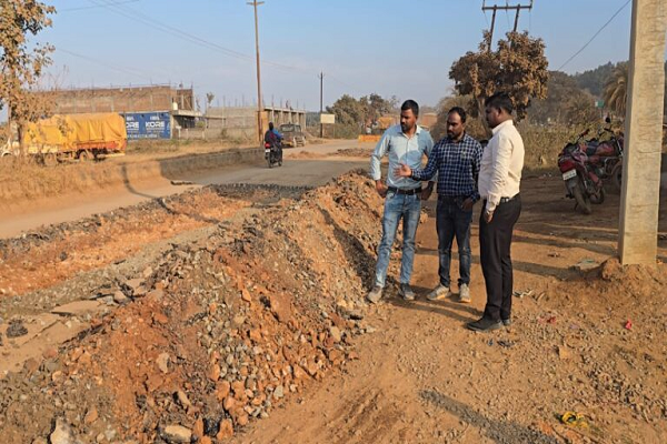 बखरूपारा से गढ़बेंगाल तक राष्ट्रीय राजमार्ग 130डी का मरम्मत कार्य हुआ प्रारंभ