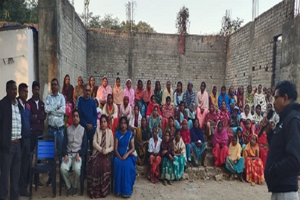 उपभोक्ताओं को अपने अधिकारों एवं हितों के लिए सतर्क रहना आवश्यक