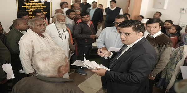 जनदर्शन में कलेक्टर ने सुनी आमजनों की समस्याएं, त्वरित राहत के दिए निर्देश