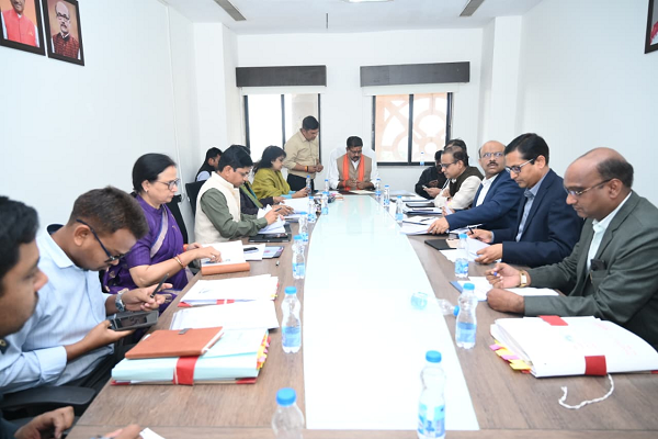 पंचायत एवं ग्रामीण विकास विभाग के बजट निर्माण को लेकर उपमुख्यमंत्री श्री विजय शर्मा ने ली समीक्षा बैठक  