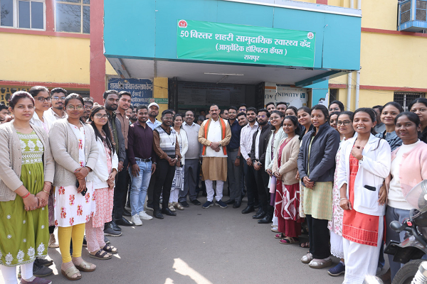  रायपुर : स्वास्थ्य मंत्री श्री श्याम बिहारी जायसवाल ने किया शहरी सामुदायिक स्वास्थ्य केंद्र का निरीक्षण, व्यवस्थाओं को सुदृढ़ करने के दिए निर्देश