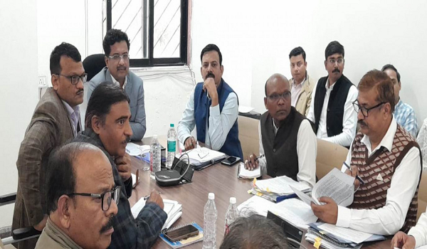 प्रमुख सचिव श्री सोनमणि बोरा ने एससी-एसटी संचालनालय का किया औचक निरीक्षण