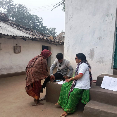 दुर्गम क्षेत्रों में बन रहे वय वंदन कार्ड