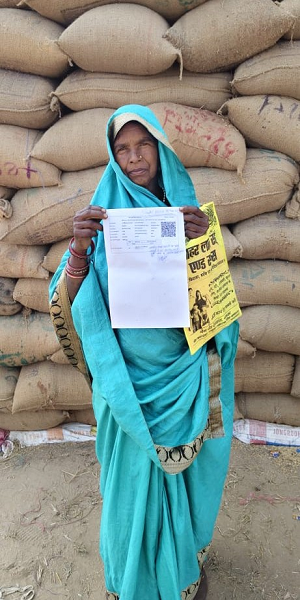 महिला किसान मानमति का सरकार के प्रति बढ़ा विश्वास