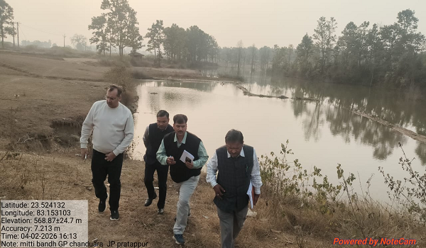 पंचायत एवं ग्रामीण विकास विभाग के सचिव श्री सिंह ने किया मनरेगा एवं एनआरएलएम कार्यों का निरीक्षण