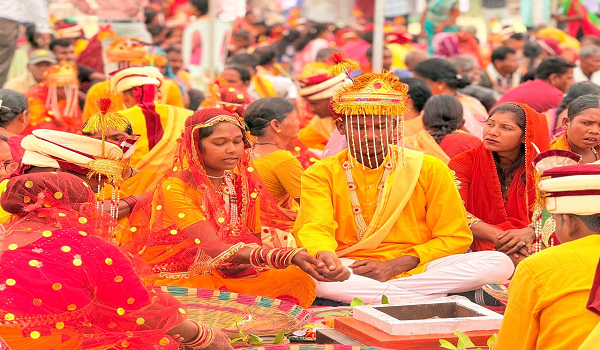 मुख्यमंत्री कन्या विवाह योजना अंतर्गत 251 जोड़े परिणय सूत्र में बंधे, जनप्रतिनिधियों एवं अधिकारियों ने दी आशीर्वाद