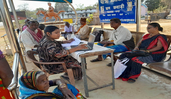  जिले के अंतिम छोर बोड़ेगाँव पहुँचा &lsquo;सर्विस ऑन व्हील्स&rsquo; सेवा रथ, 137 हितग्राहियों को मिला लाभ