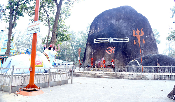 चमत्कारिक भूतेश्वरनाथ हर साल बढ़ती है इस शिवलिंग की लम्बाई सुबह से उमड़ेगें शिवभक्तों का रेला