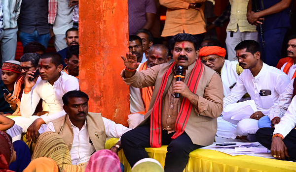 उप मुख्यमंत्री ने 12.63 करोड़ की लागत से बनने वाली सड़क निर्माण का किया भूमिपूजन