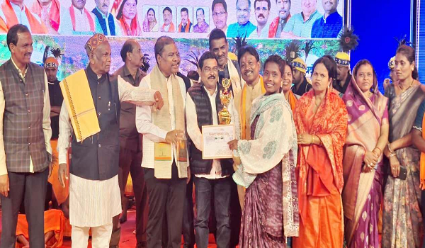 वन मंत्री श्री कश्यप ने नारायणपुर में 65 करोड़ 96 लाख रूपए से अधिक के विकास कार्यों का किया भूमिपूजन