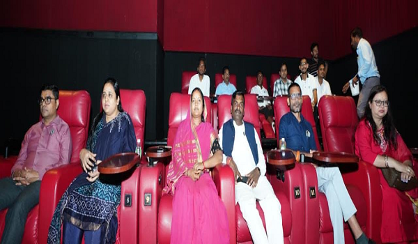 शतक&rsquo; फिल्म राष्ट्रसेवा जीवंत दस्तावेज: श्रीमती लक्ष्मी राजवाड़े