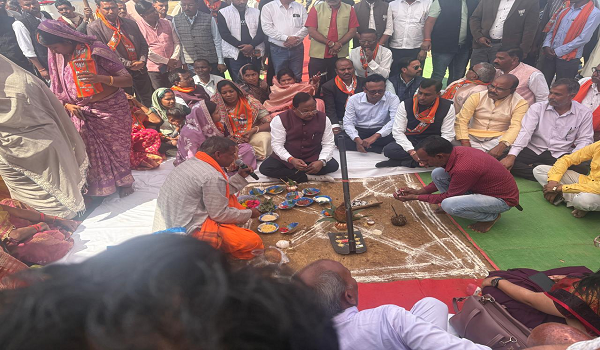 कृषि मंत्री श्री राम विचार नेताम ने धोन्धा प्रतापपुर में किया कृषि महाविद्यालय का भूमि पूजन