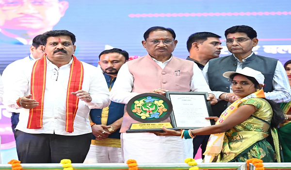  छत्तीसगढ़ की महिलाएं आत्मनिर्भरता और नवाचार से बना रही हैं नई पहचान &ndash; मुख्यमंत्री श्री विष्णु देव साय