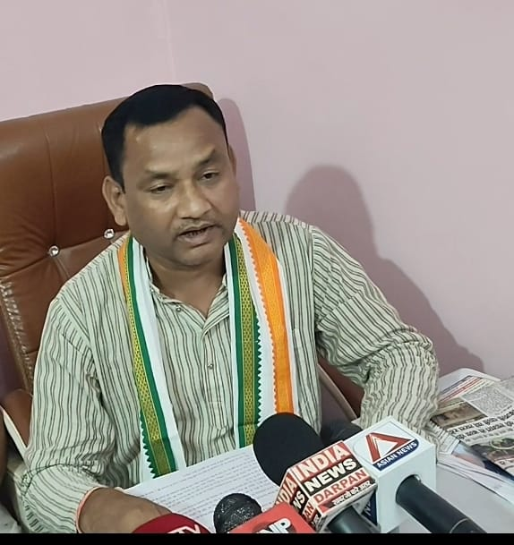 भाजपा सरकार के संरक्षण में अफीम की खेती का आरोप : गृह मंत्री से इस्तीफे की मांग