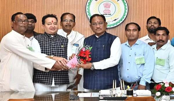 फुले-नकुल-अम्बेडकर जयंती मेला महोत्सव के लिए मुख्यमंत्री को मिला आमंत्रण