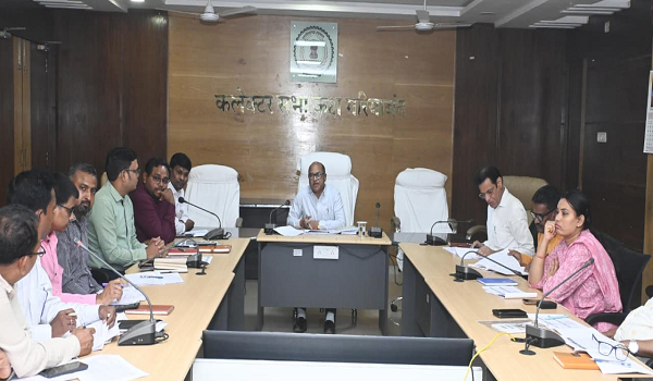 कलेक्टर ने कृषि एवं समवर्गीय विभागों की ली संयुक्त समीक्षा बैठक