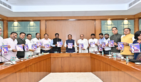 मुख्यमंत्री साय ने भाजपा के मुखपत्र &lsquo;दीपकमल&rsquo; के केंद्रीय बजट पर आधारित विशेषांक का विमोचन किया