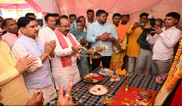 रहंगी, हरदी बांध में आयोजित भक्त माता कर्मा जयंती में उप मुख्यमंत्री अरुण साव और केंद्रीय राज्य मंत्री तोखन साहू हुए शामिल