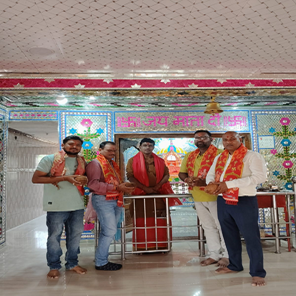 मेडिकल टीम लोरमी ने माँ महामाया मंदिर से लिया आशीर्वाद