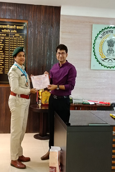 मीना धुर्वे, उप वनक्षेत्रपाल, ने वेटलिफ्टिंग प्रतियोगिता में रजत पदक प्राप्त कर विभाग को किया गौरवान्वित