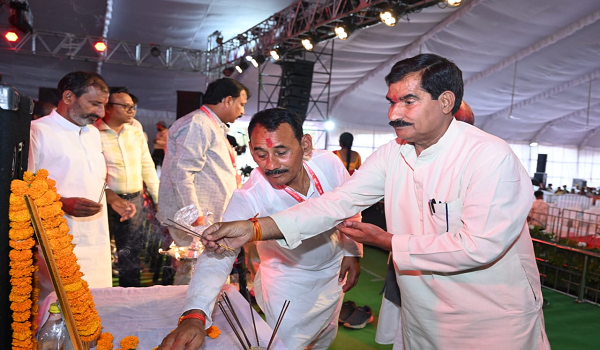 कुदरगढ़ महोत्सव 2026 का भव्य शुभारंभ &mdash; भक्ति, लोक संस्कृति और उल्लास से गूंजा कुदरगढ़ धाम