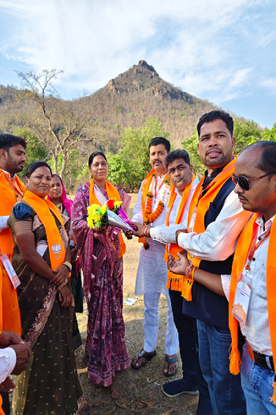 अमलीपदर क्षेत्र में भाजपा को मिली मजबूती,अमलीपदर सरपंच हेमोबाई ने थामा कमल का हाथ 