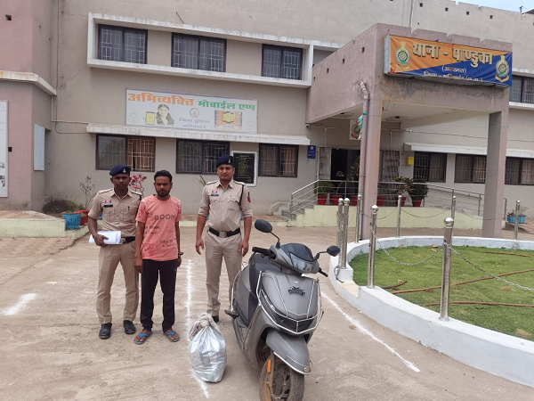  ????	 गरियाबंद पुलिस द्वारा 09 लीटर अवैध शराब का परिवहन करते आरोपी को किया गया गिरफ्तार।