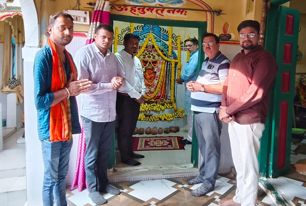 हनुमानजी के जन्मोत्सव के अवसर पर जगह जगह प्रसाद व भंडारा का आयोजन