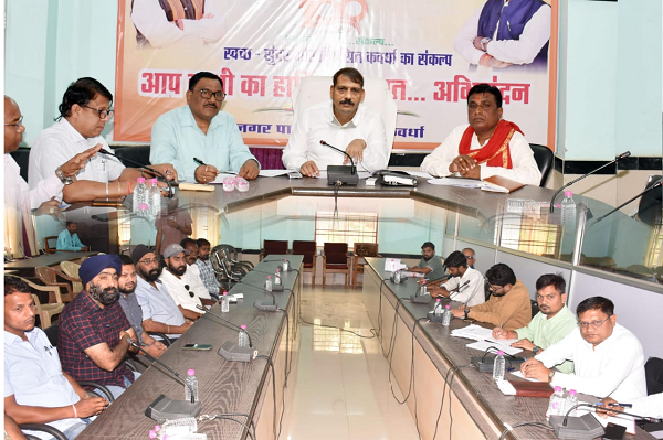 निर्माण कार्यों में लापरवाही बर्दाश्त नहीं, समय-सीमा में गुणवत्ता के साथ पूर्ण करें&ndash; कलेक्टर श्री गोपाल वर्मा