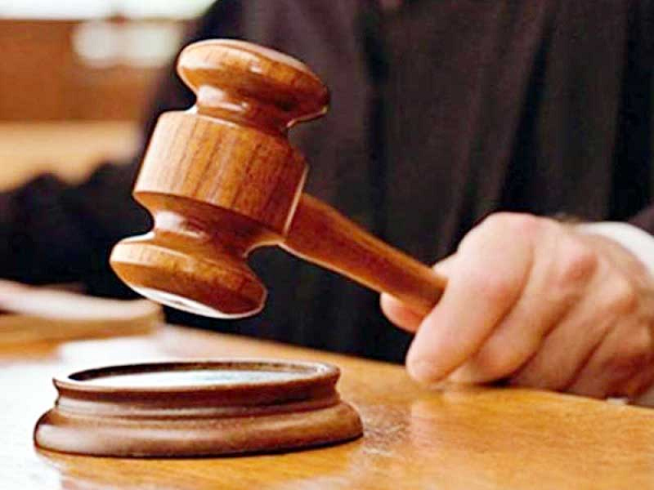 हाईकोर्ट का बड़ा फैसला: कलेक्टर को नहीं CEO हटाने का अधिकार, आदेश रद्द