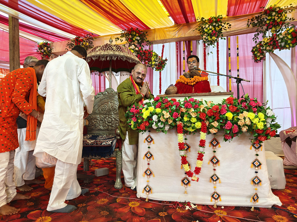 सांसद संतोष पांडेय ने वनांचल ग्राम खारा में सांस्कृतिक मंच सह कक्ष निर्माण का किया लोकार्पण, श्री रामचरित मानस महायज्ञ में भी हुए शामिल