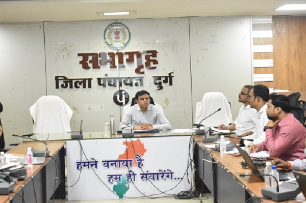 मनरेगा व प्रधानमंत्री आवास कार्यों की समीक्षा बैठक सम्पन्न