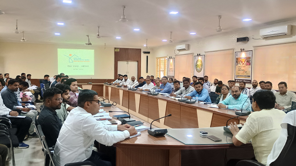 निस्तार की जमीन पर &lsquo;आलीशान खेल&rsquo;! नेउर के छोटू तालाब किनारे टीनशेड में खड़ा हुआ कांप्लेक्स, सरपंच पर मिलीभगत के आरोप