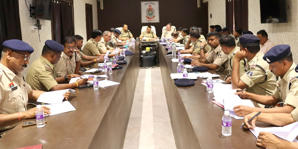 *विभागीय समीक्षा बैठक में पुलिस अधीक्षक ने दिखाये कड़े तेवर**