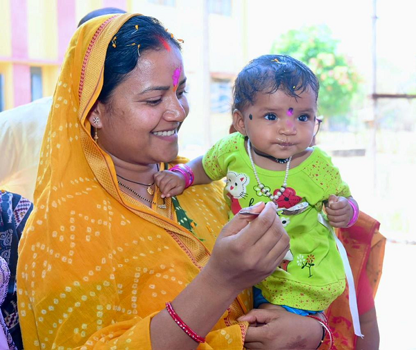 विशेष लेख : बच्चों का भविष्य हमारी थाली में : पोषण, परवरिश और जीवनशैली का समग्र दृष्टिकोण